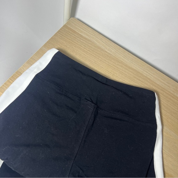 Express Striped Leggings - Picture 2 of 3